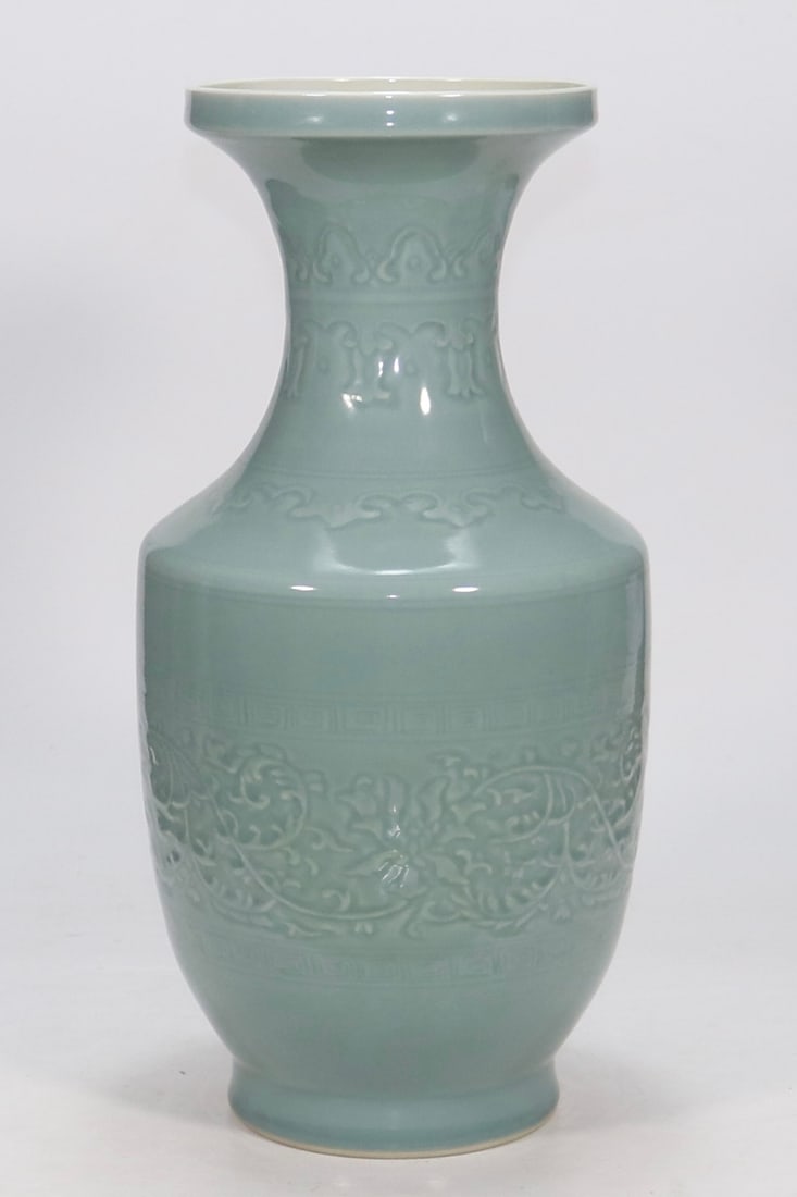 A Exquisite Bean Green Glaze Carved Lotus Flower Pattern Vase (1 of 9)