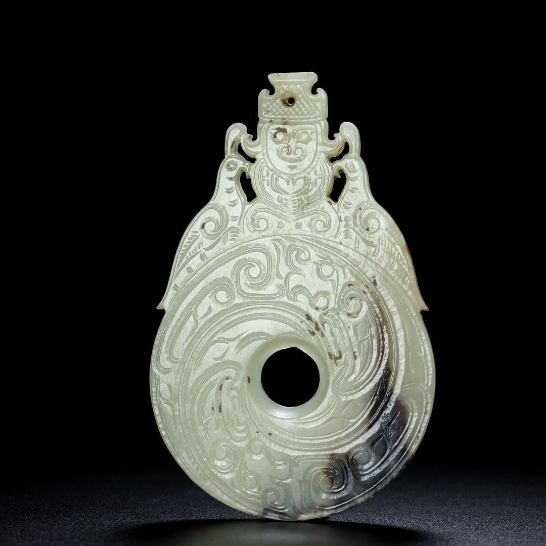 A Exquisite Hotan Jade Phoenix Pattern Jade Bi: A Exquisite Hotan Jade Phoenix Pattern Jade Bi,Qing Dynasty, China,Size:4.6inx3inx0.2in,Weight:93g 和田玉凤纹玉璧,中国清代