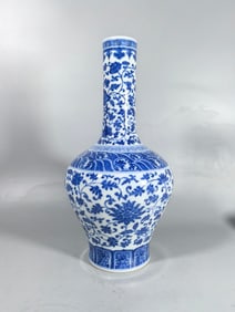 A Exquisite Blue and White Lotus Pattern Vase