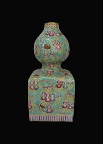 A Exquisite Famille-Rose Green Ground Painted Gold Gourd-Shaped Vase