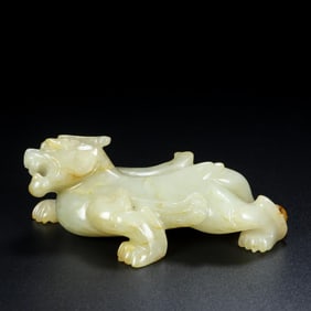 A Exquisite Hotan Jade Auspicious Beast Ornament