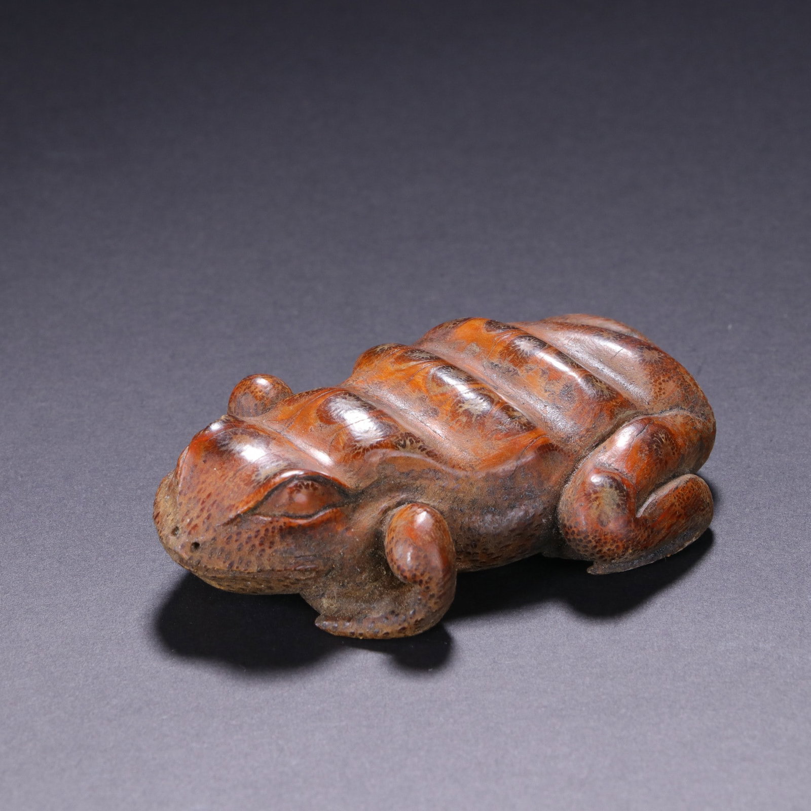 A Exquisite Bamboo Carving Golden Toad Handheld Ornament (1 of 6)