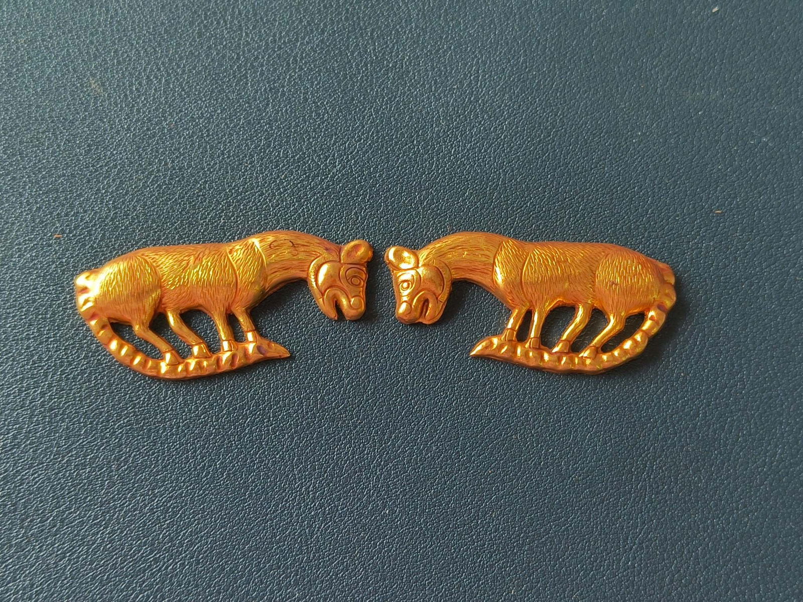 A Exquisite Bronze Gilt Auspicious Beast-Shaped Accessory (1 of 4)