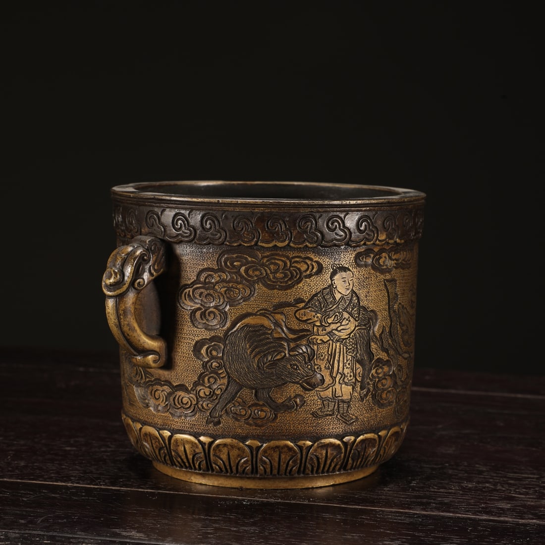 A Exquisite Bronze Bogu Pattern Censer - 2