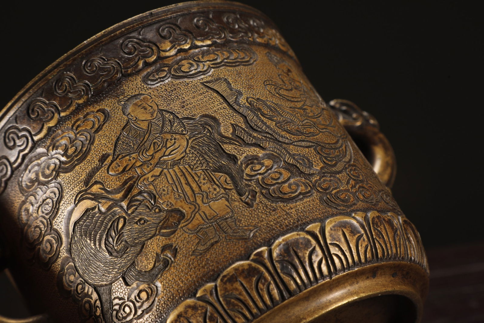 A Exquisite Bronze Bogu Pattern Censer - 6