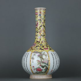 A Exquisite Yellow Ground Famille-Rose Flower Pattern Vase