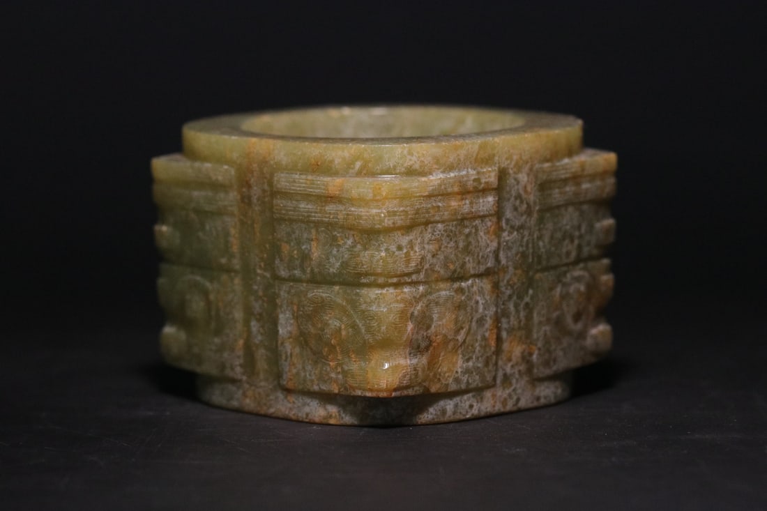 A Exquisite Archaic Jade Handheld Ornament: A Exquisite Archaic Jade Handheld Ornament,Ancient Time, China,Size:2.3inx2.2inx1.8in,Weight:228.1g 高古玉琮,远古时期