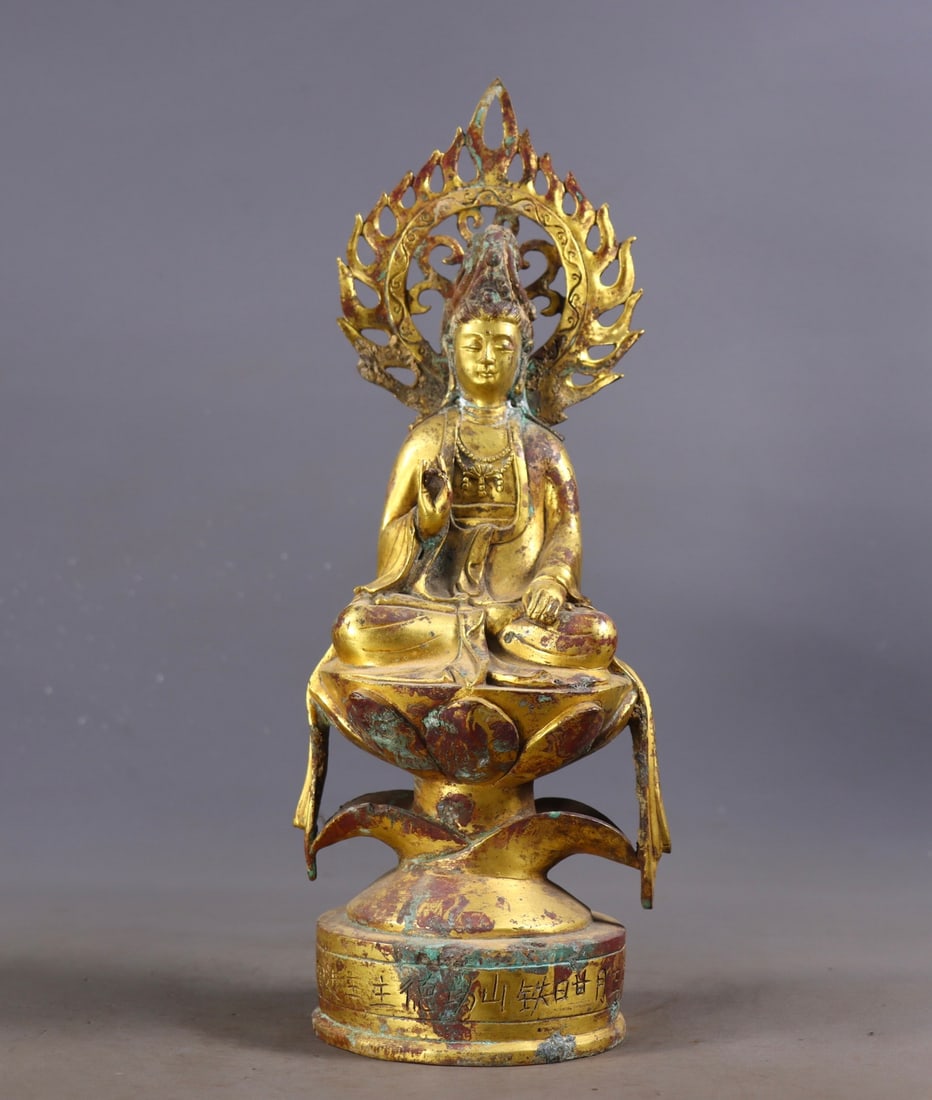 A Exquisite Gilt Bronze Buddha Statue: A Exquisite Gilt Bronze Buddha Statue,Ancient Time, China,Size:4.3inx3.7inx11.6in, Weight:1282g 铜鎏金佛像,远古时期