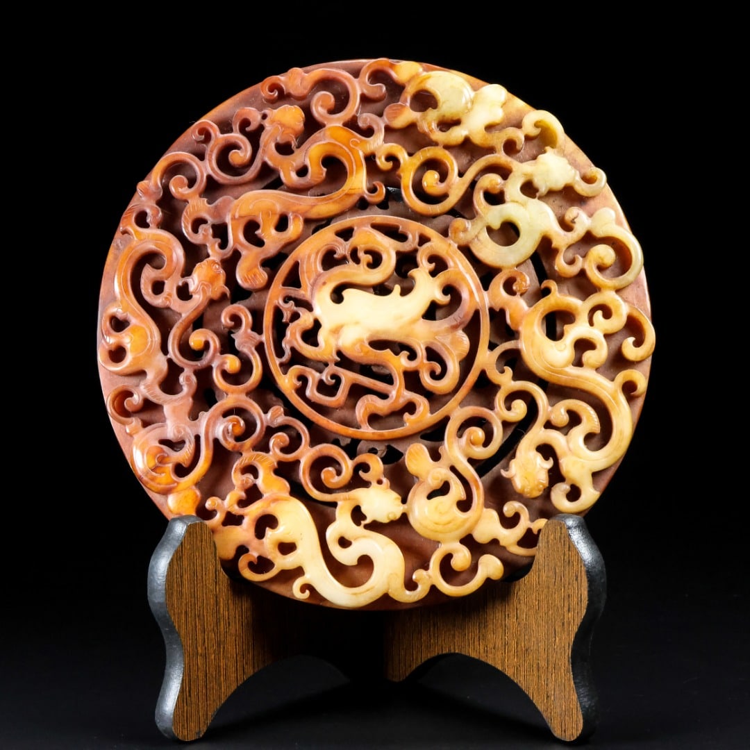 A Exquisite Hotan Jade Dragon Jade Bi: A Exquisite Hotan Jade Dragon Jade Bi,Han Dynasty, China,Size:7.3inx0.5in,Weight:713g 和田玉龙玉璧,中国汉代