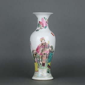 A Exquisite Famille-Rose Figures Pattern Vase