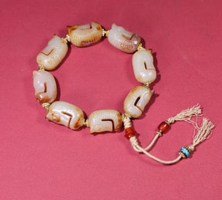 A Exquisite Hetian Jade Dragon String of Beads