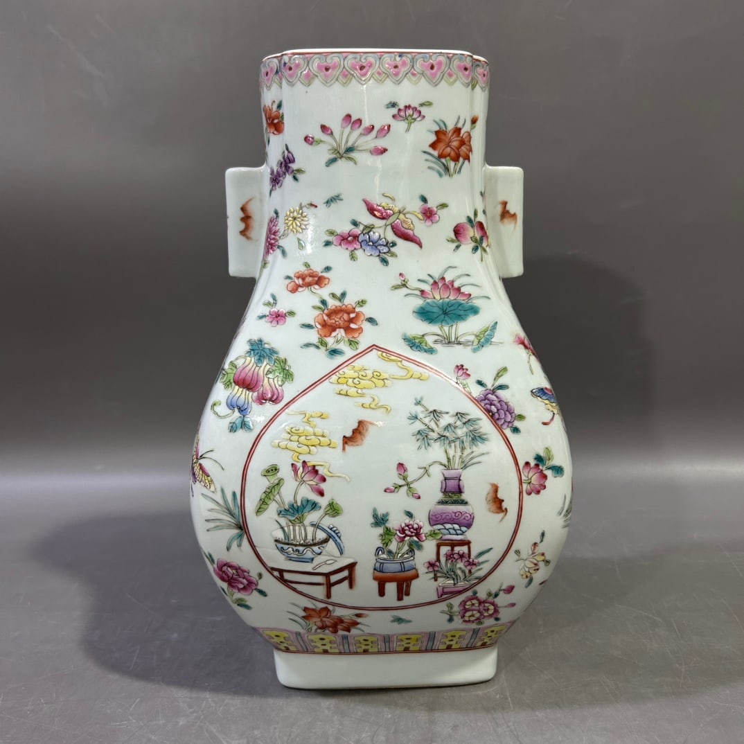 A Exquisite Famille-Rose Flower Pattern Vase (1 of 7)