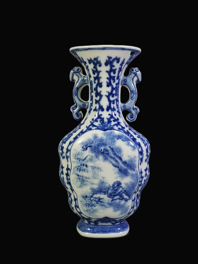 A Exquisite Blue and White Lotus Flower and Bird Pattern Double-Ears Vase: A Exquisite Blue and White Lotus Flower and Bird Pattern Double-Ears Vase,Qing Dynasty,China,Yongzheng Six-character Mark,Size:8.9inx4.5in 