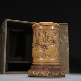 A Exquisite Shoushan Stone Figures Pattern Brush Pot