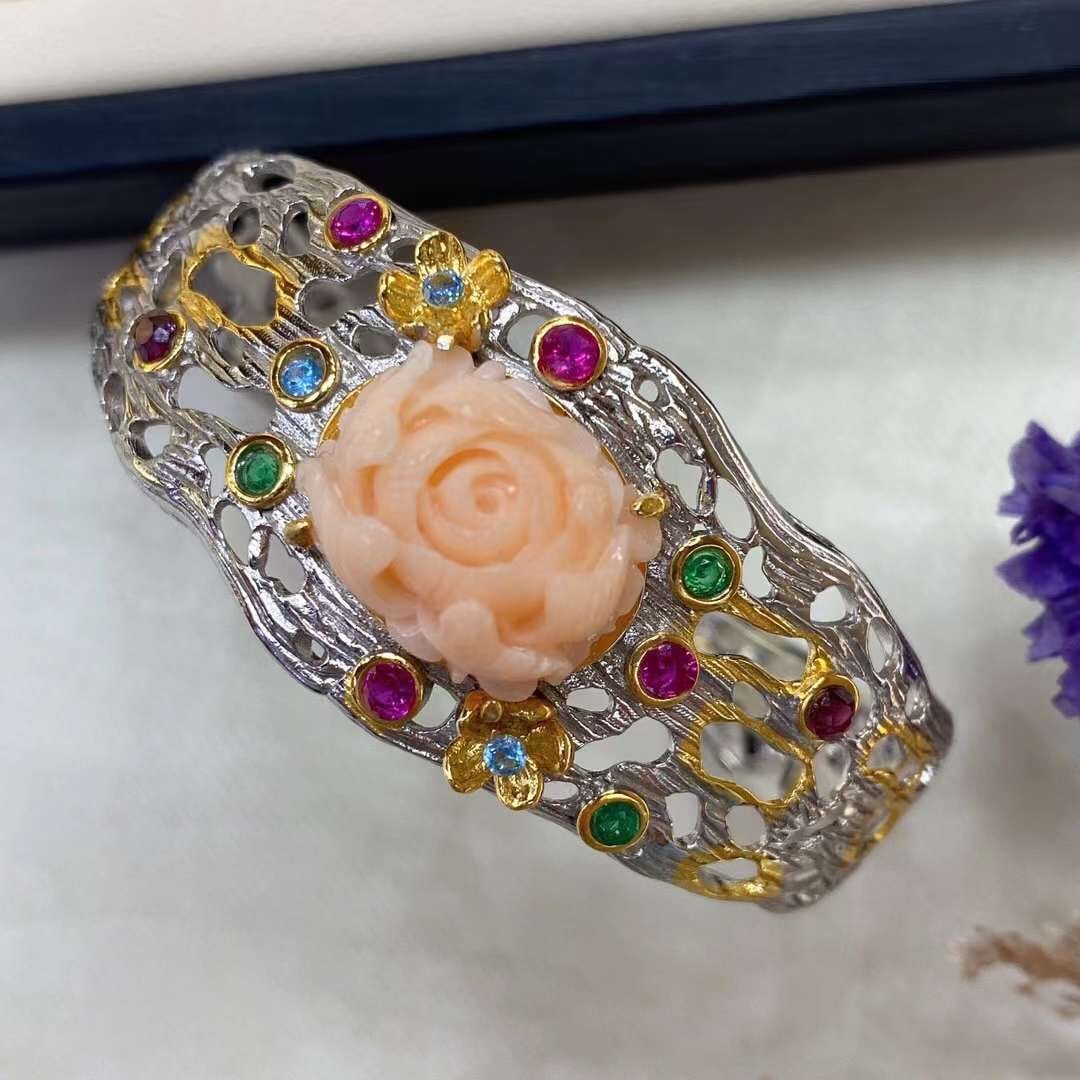 A Exquisite peony Silver-Inlaid Gems Bracelets: A Exquisite peony Silver-Inlaid Gems Bracelets,Size:0.7inx0.6in 牡丹花银镶嵌手镯