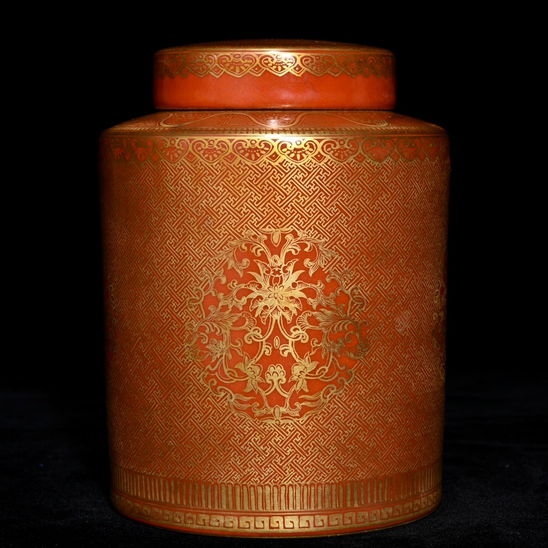 An Exquisite Coral Red Glazed Painted Gold Flower Pattern Tea Caddy (1 of 9)