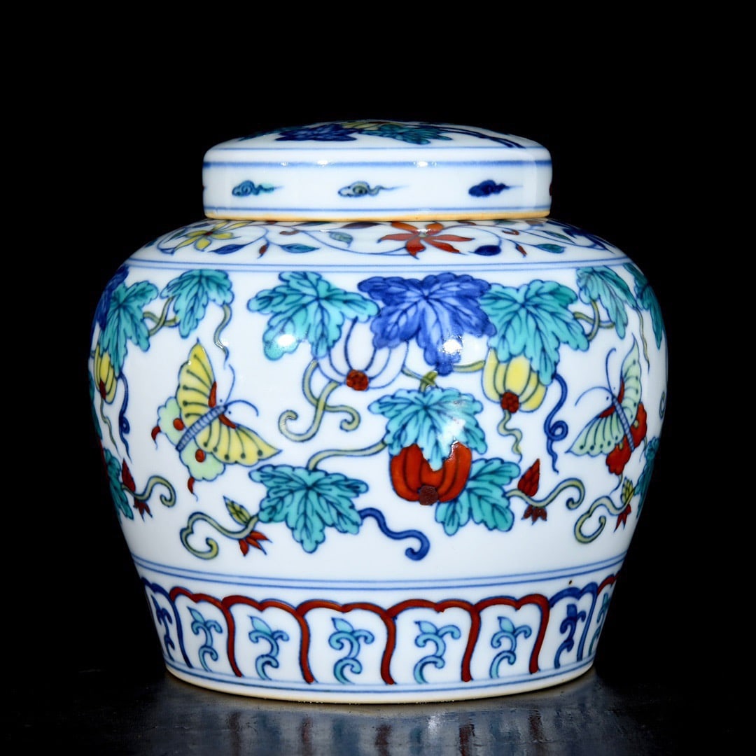 An Exquisite Doucai Pumpkin and Butterfly Pattern Cover Jar (1 of 8)