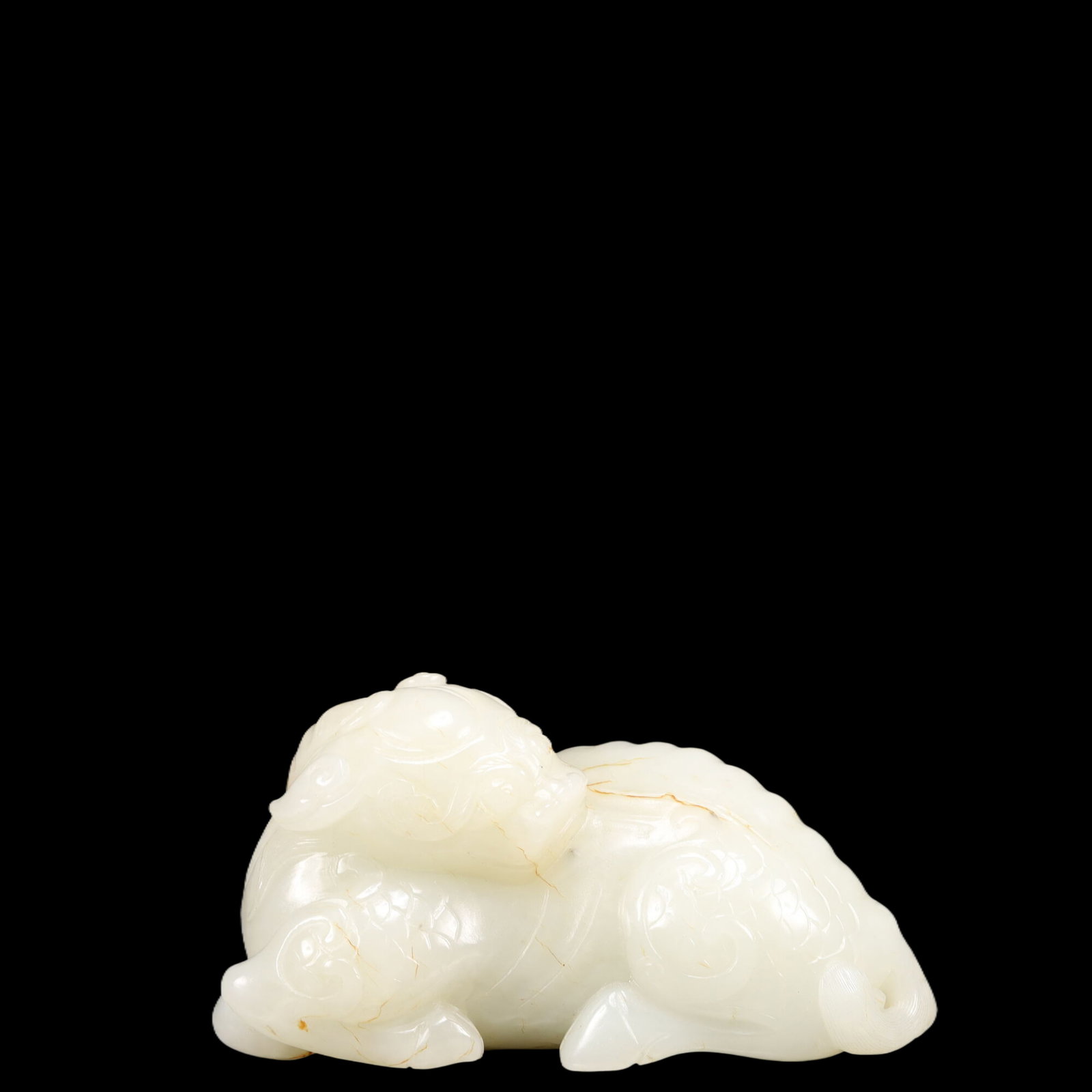 An Exquisite White Jade Unicorn Ornament: An Exquisite White Jade Unicorn Ornament, Qing Dynasty, China, Size:4.1inx2inx2.4in, Weight:446g 精美的白玉独角兽摆件,中国଀