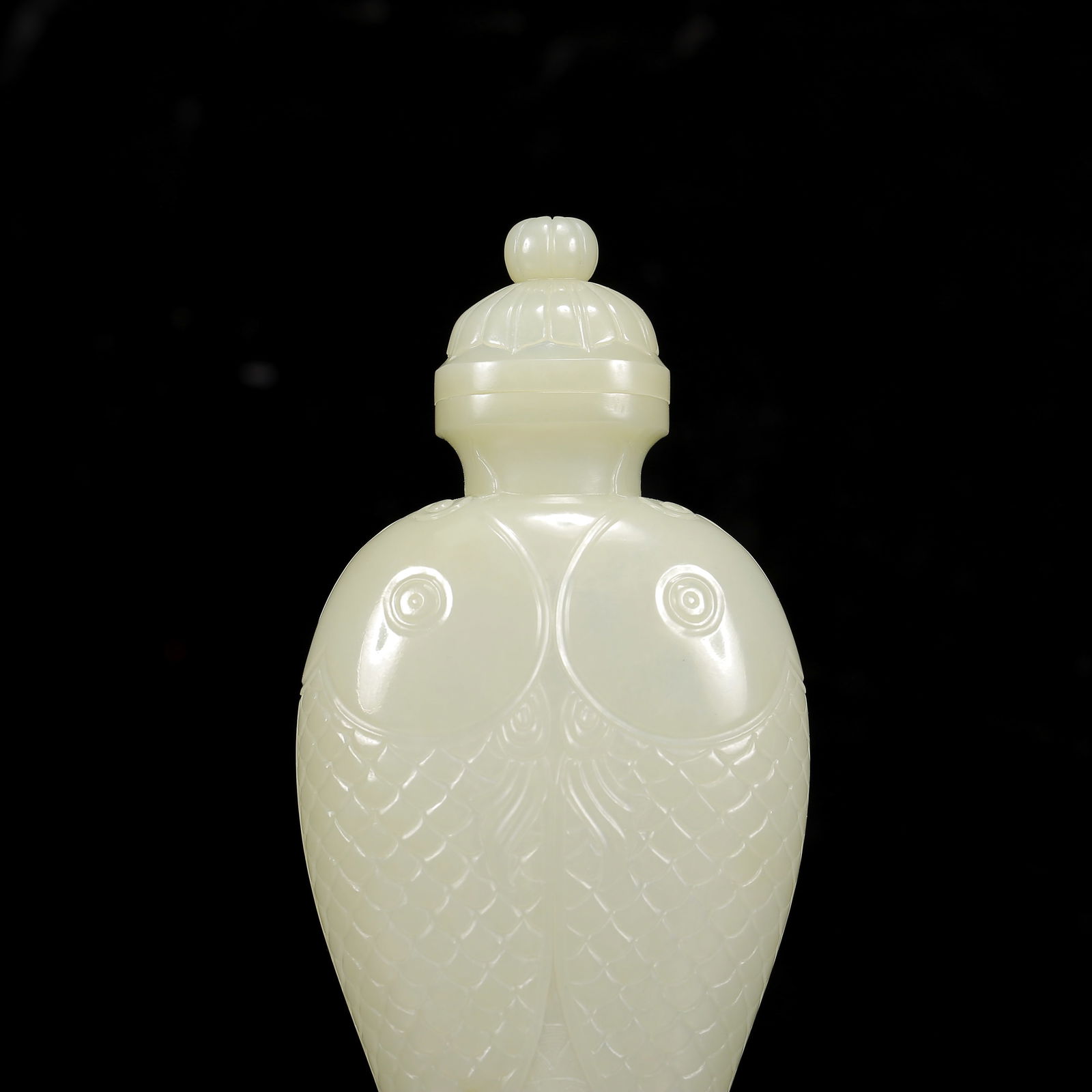 An Exquisite White Jade Fish Pattern Bottle - 2