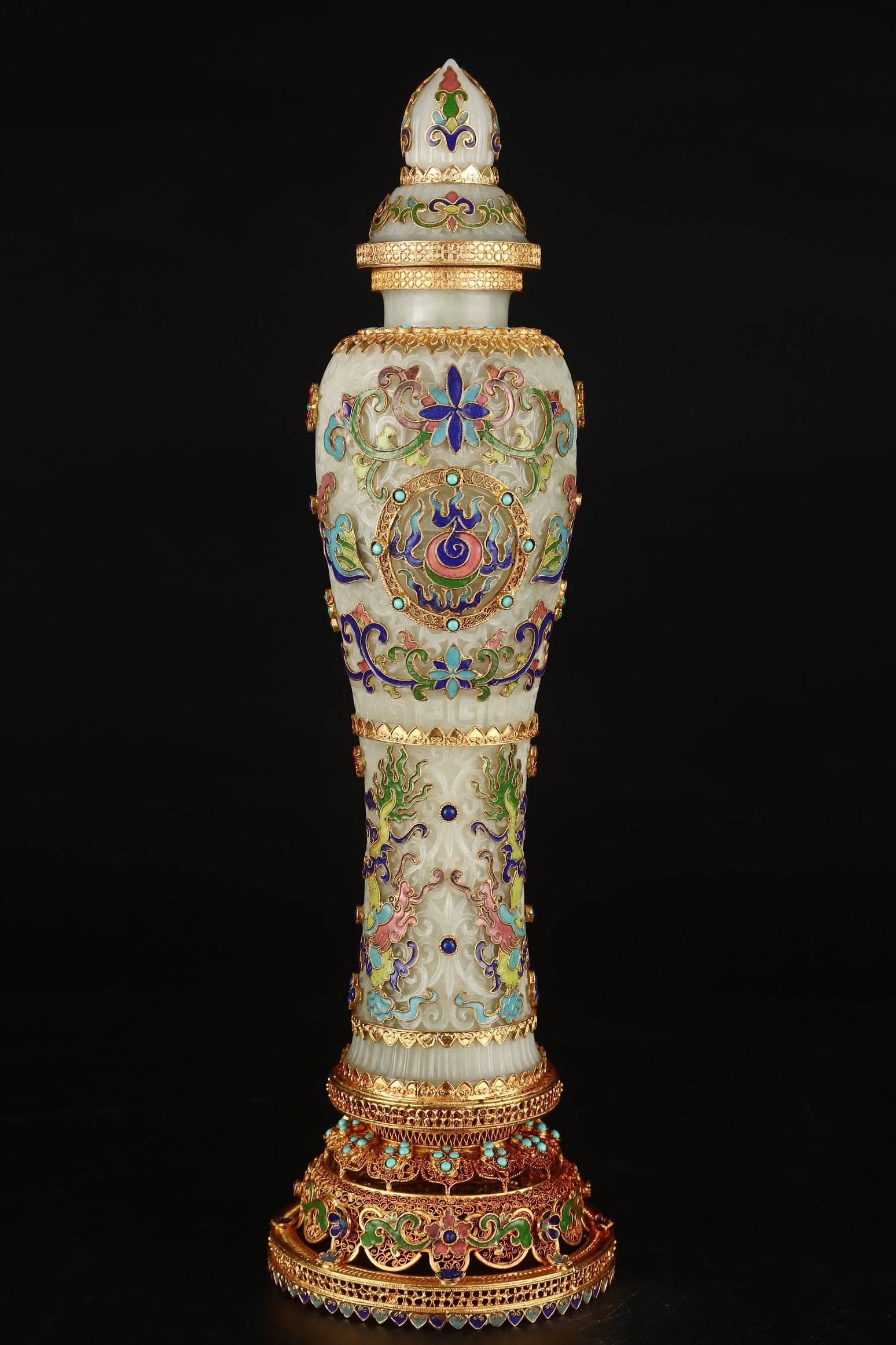 A Rare Filigree and Gilding Inlaid White Jade Dragon Pattern Bottle,Inlaid Turquoise: A Rare Filigree and Gilding Inlaid White Jade Dragon Pattern Bottle,Inlaid Turquoise,Qing Dynasty,China,Qianlong Four-character Mark,Size:4.1inx4.1inx14.2in,Weight:1179g 花丝鎏ດ