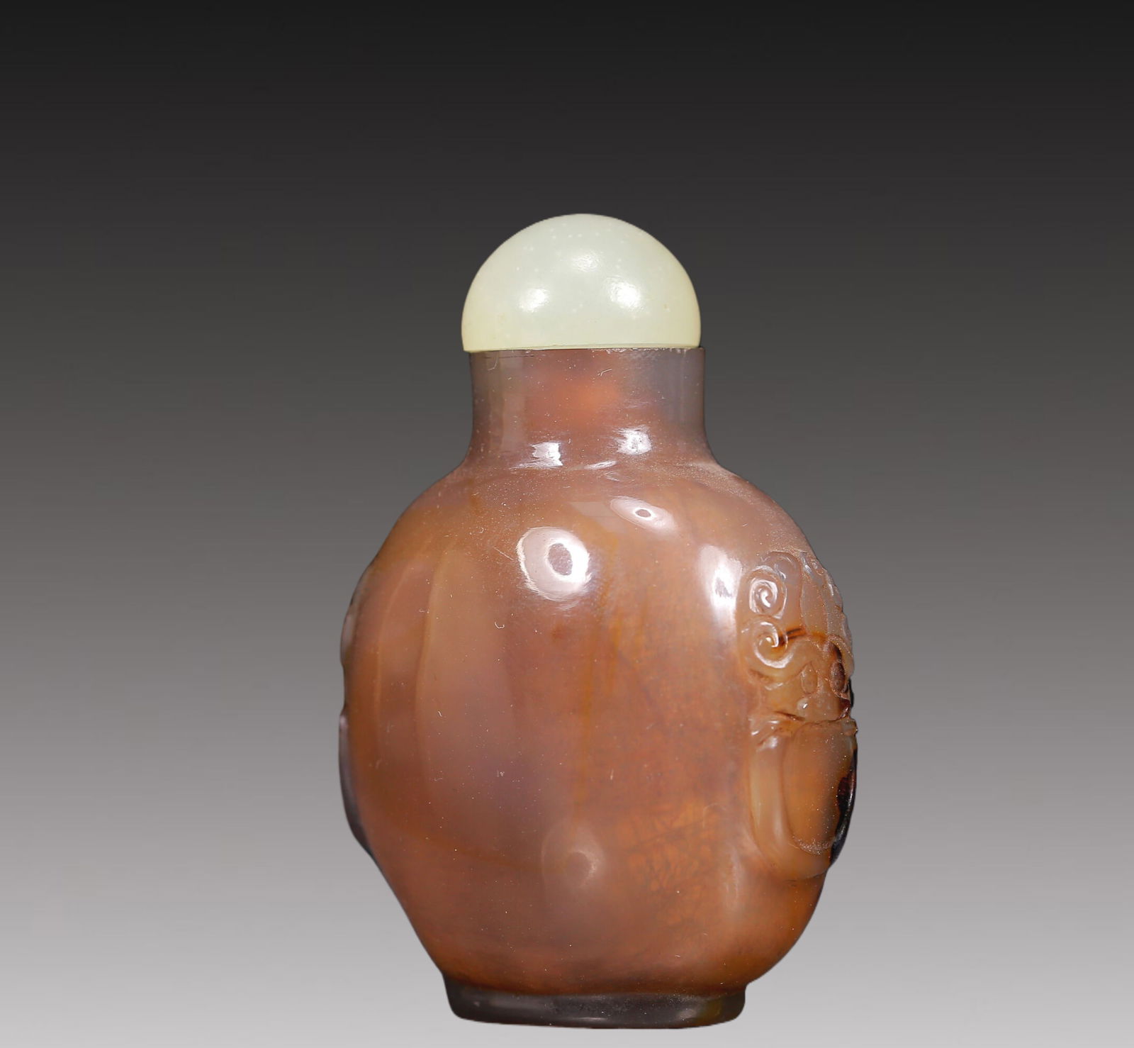 A Precious Agate Beast-Handled Snuff Bottle - 2