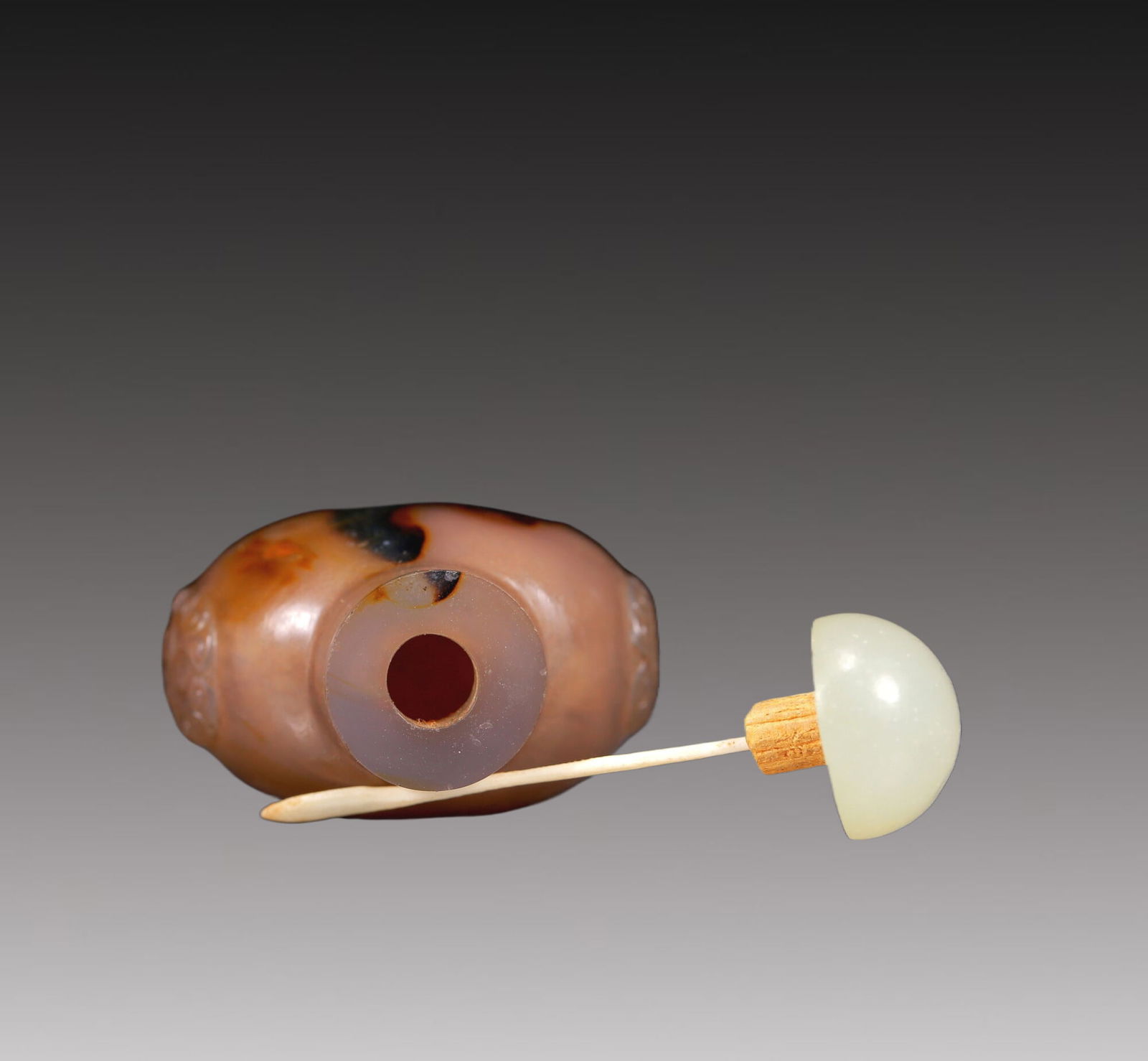 A Precious Agate Beast-Handled Snuff Bottle - 7