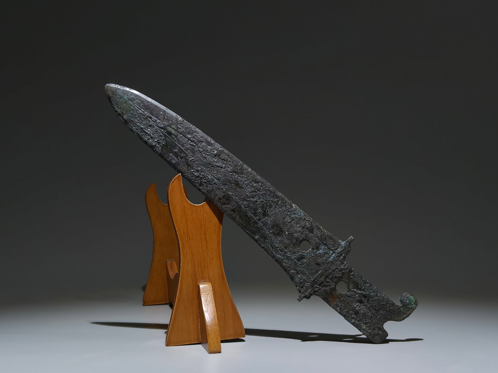 An Archaic Bronze Chi-Dragon Pattern Weapon - 5