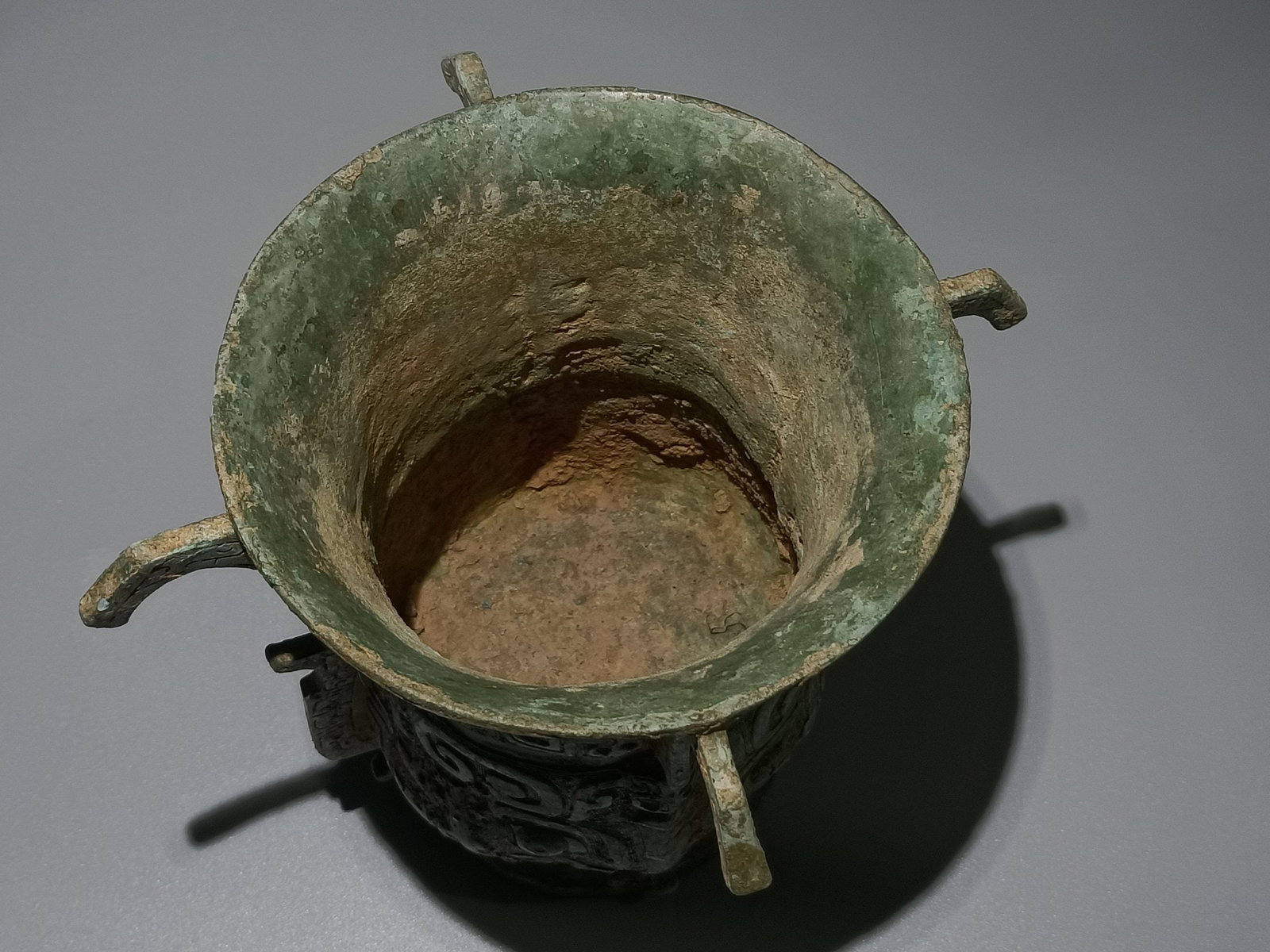 An Archaic Bronze Beast-Face Pattern Vase - 8