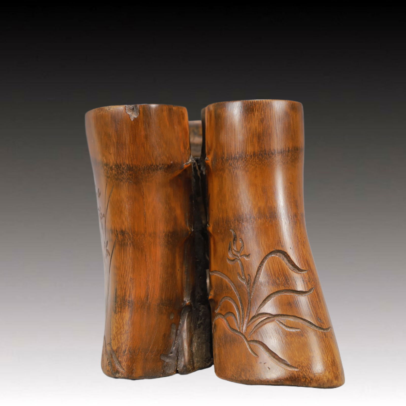 An Exquisite Bamboo Flower Pattern Brush Pot - 2