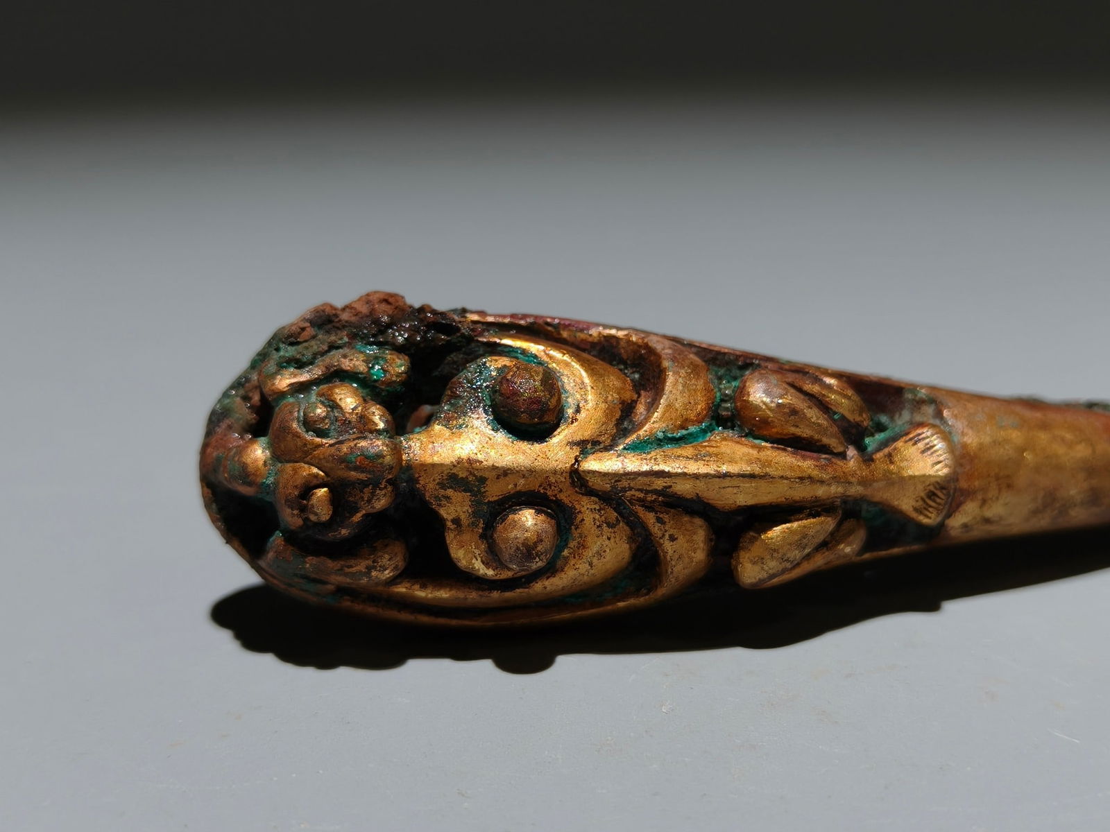 An Exquisite Gilt Bronze Beast-Face Pattern Hook - 2