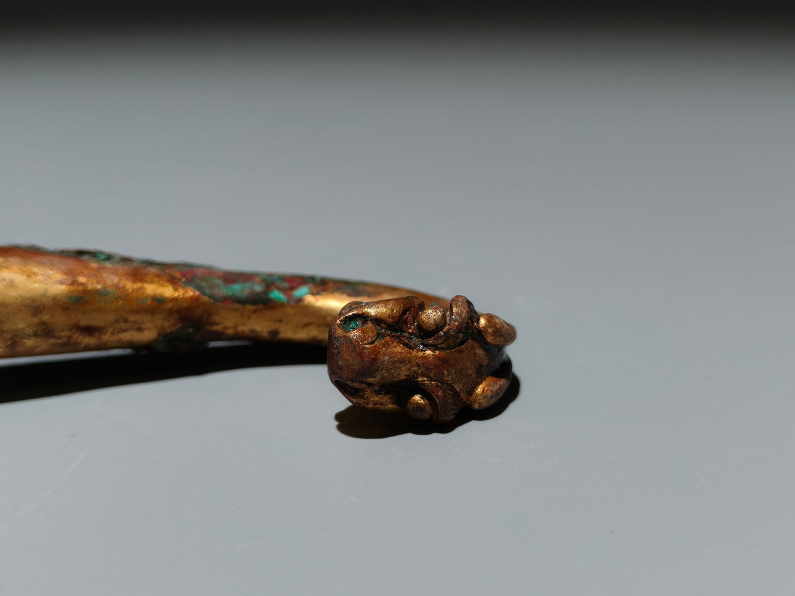 An Exquisite Gilt Bronze Beast-Face Pattern Hook - 3