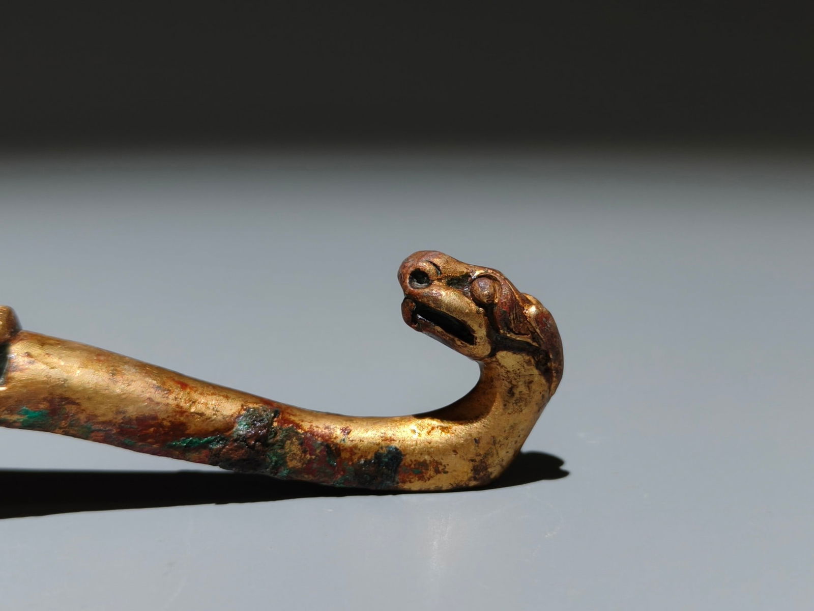 An Exquisite Gilt Bronze Beast-Face Pattern Hook - 4