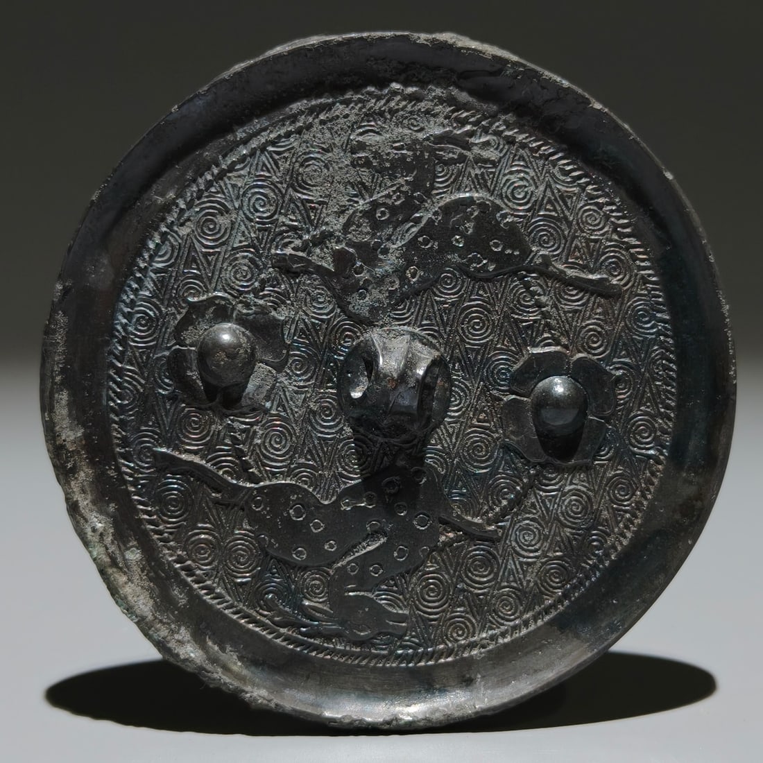 An Archaic Bronze Deer Pattern Round Mirror - 2