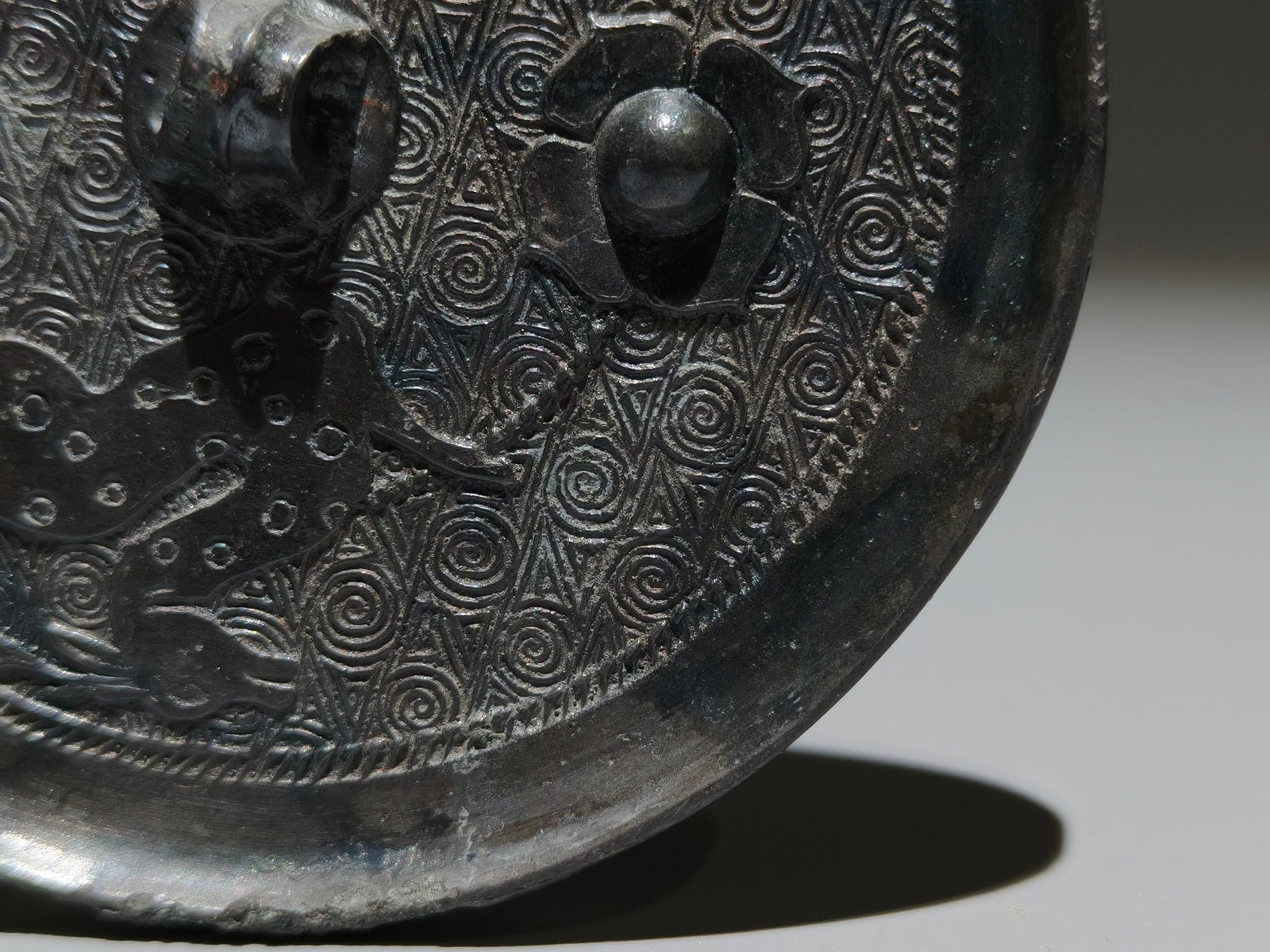 An Archaic Bronze Deer Pattern Round Mirror - 5