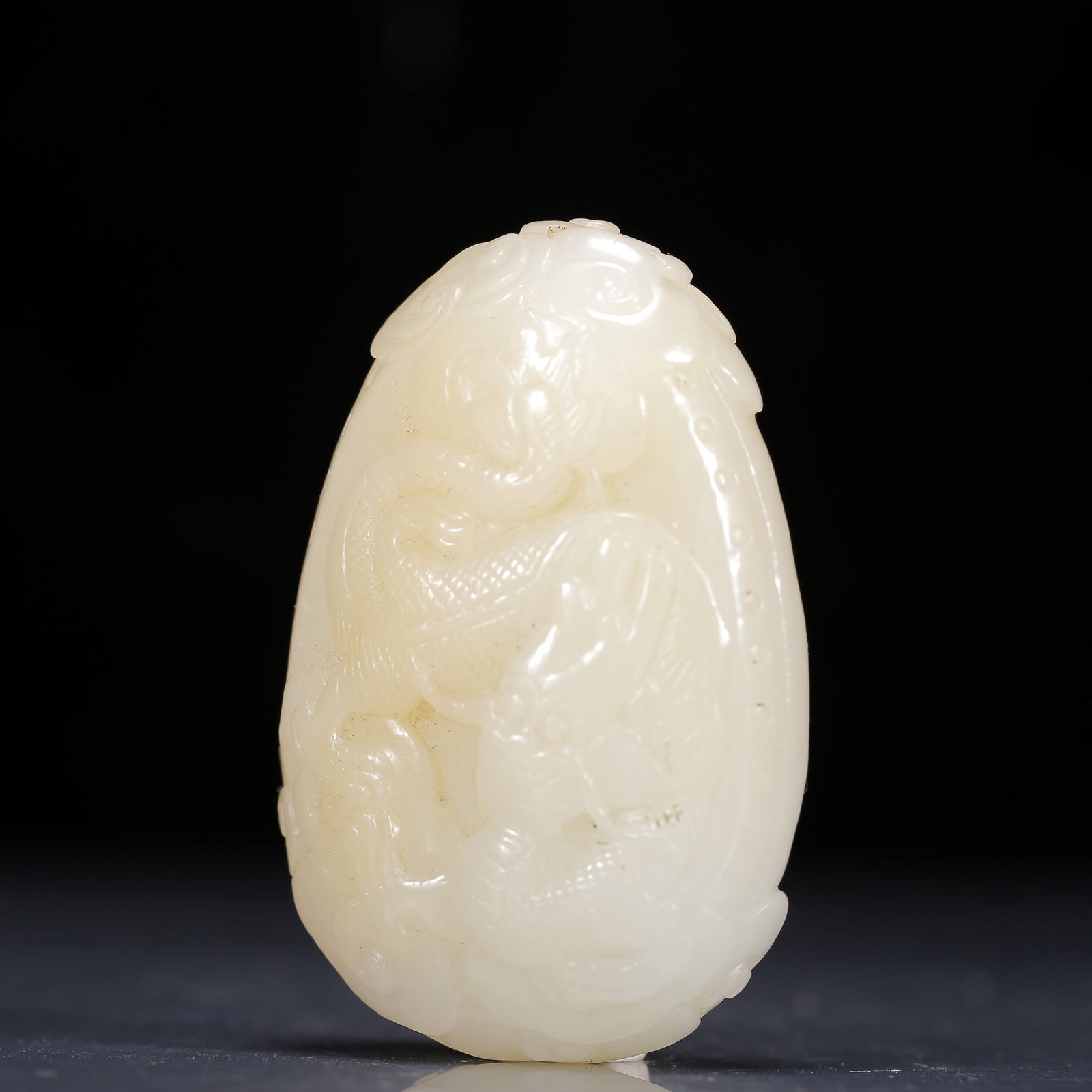 An Exquisite White Jade Dragon Pattern Pendant - 2