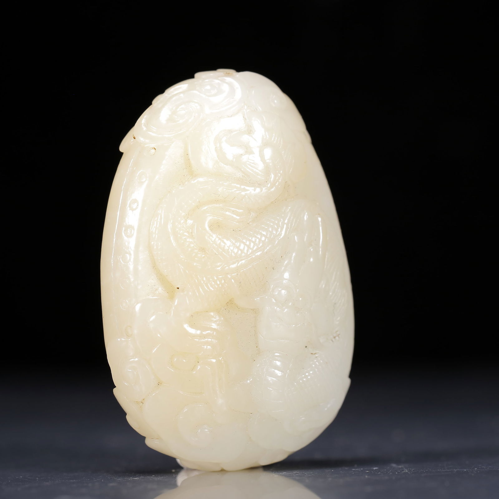 An Exquisite White Jade Dragon Pattern Pendant - 3