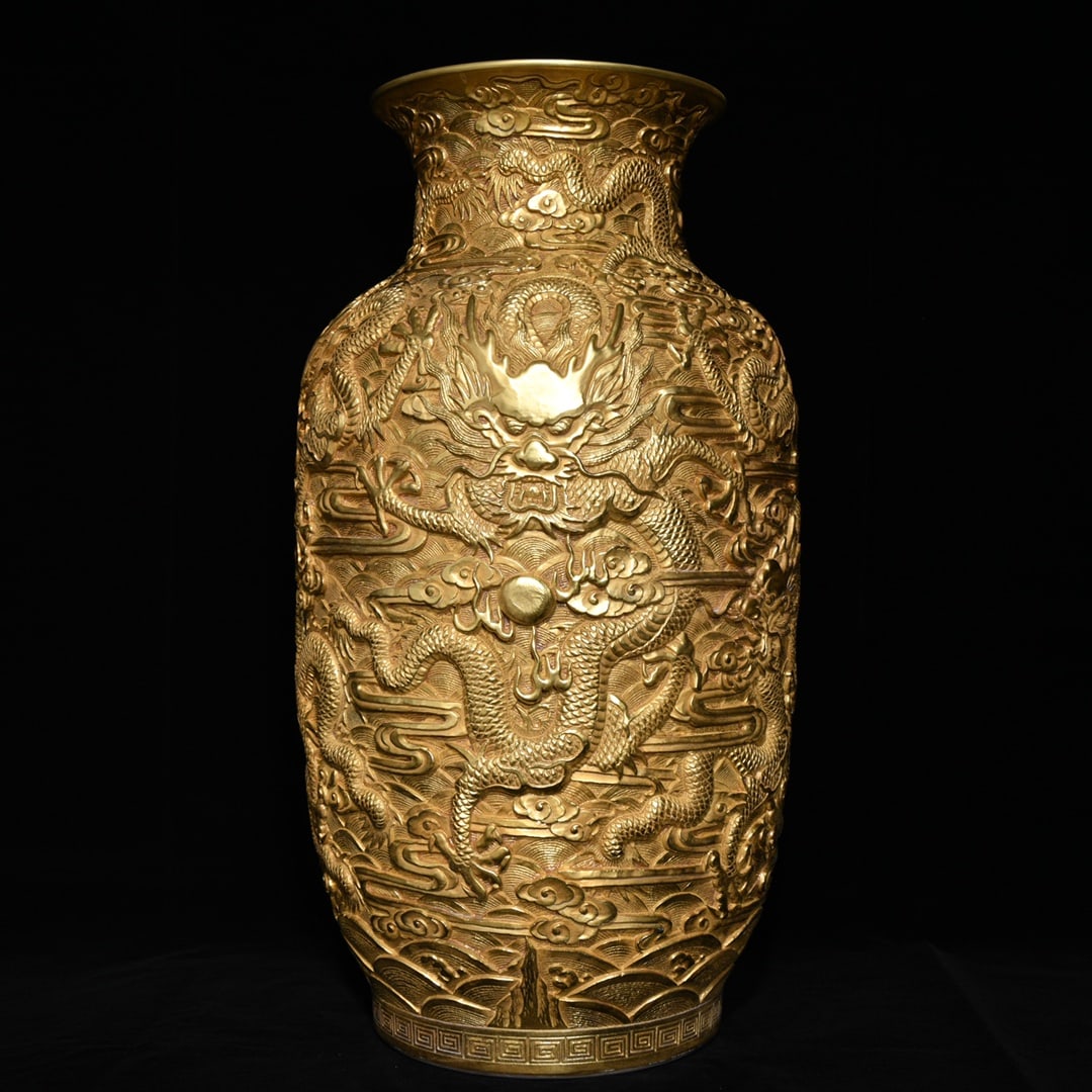 A Huge Gold Ground Seawater,Auspicious Cloud and Dragon Pattern Vase: A Huge Gold Ground Seawater,Auspicious Cloud and Dragon Pattern Vase,Qing Dynasty, China,Qianlong Six-character Mark,Size:22.8inx12.2in 金地海水祥云龙纹