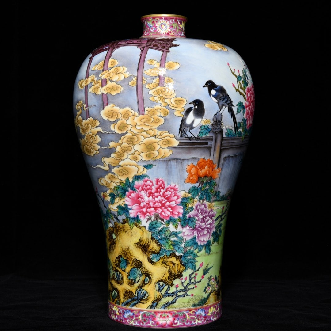 A Rare Famille-Rose Painted Gold Flower and Bird Pattern Vase,With Poem (1 of 9)
