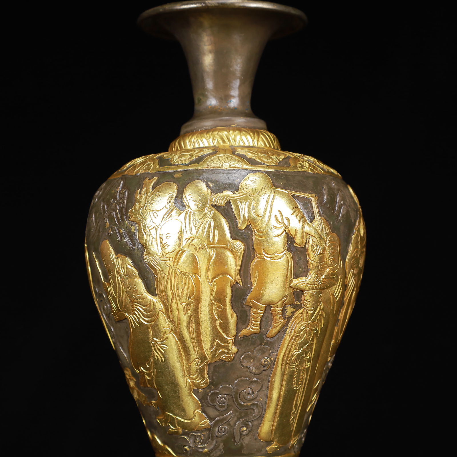 An Exquisite Gilt Silver Figure Pattern Vase - 2