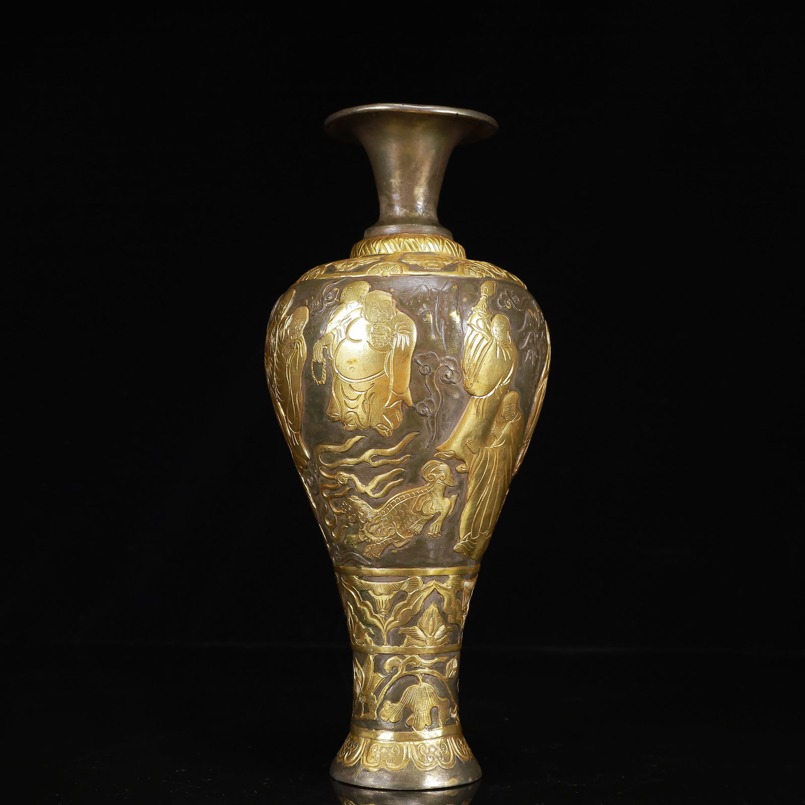 An Exquisite Gilt Silver Figure Pattern Vase - 5