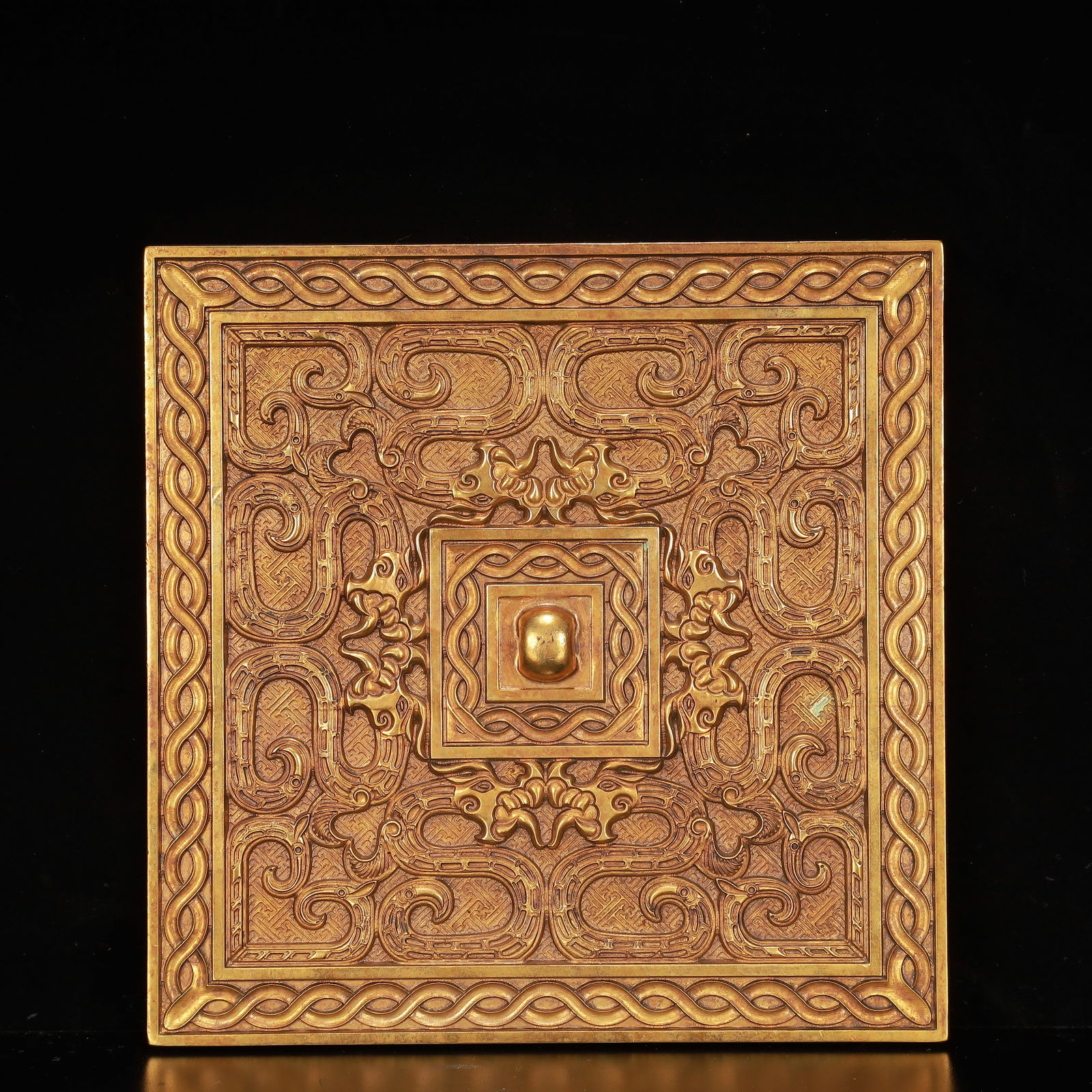 An Exquisite Gilt Bronze Dragon Pattern Mirror (1 of 4)