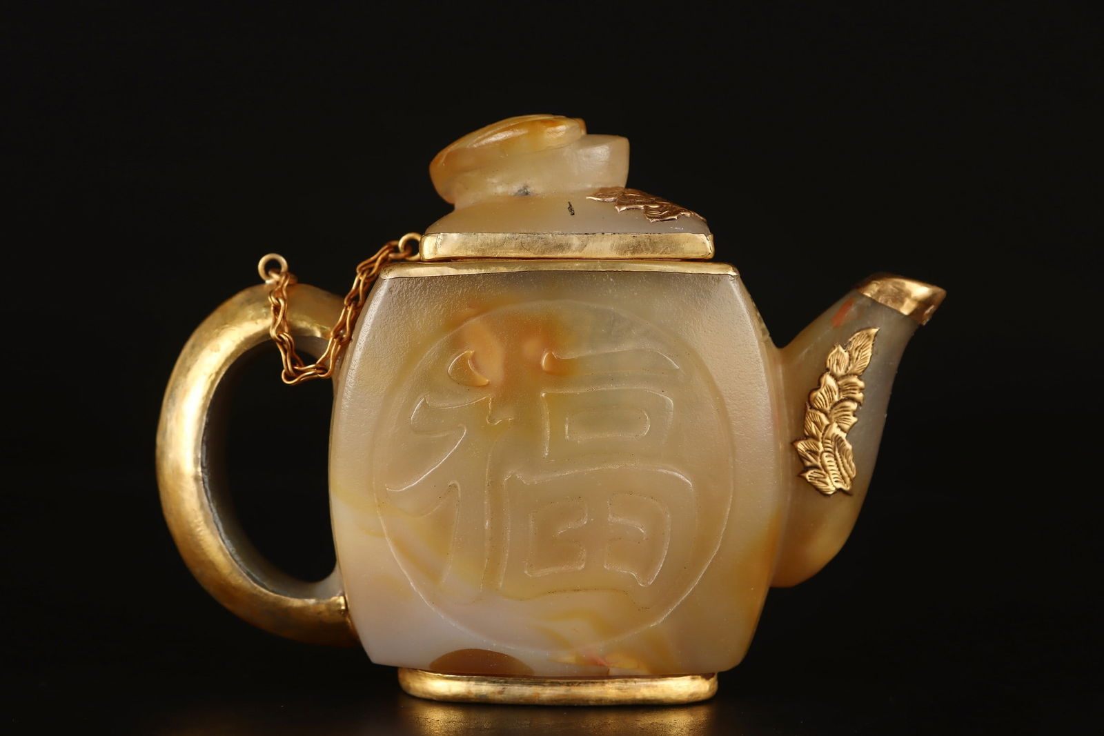 An Exquisite Agate Cover with Gold Landscape Pattern Teapot (1 of 9)