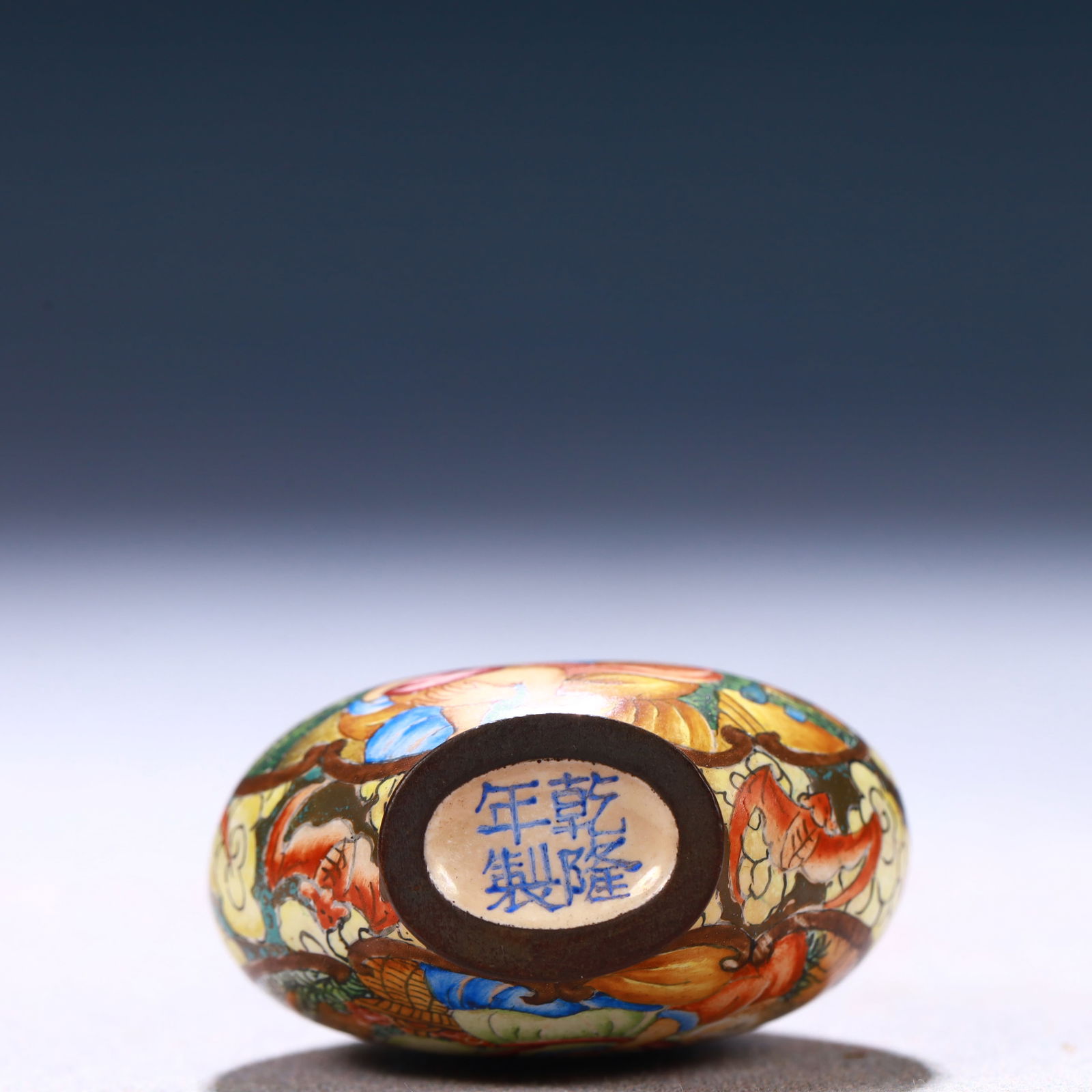 An Exquisite Painted Enamel Figure Pattern Snuff Bottle - 6