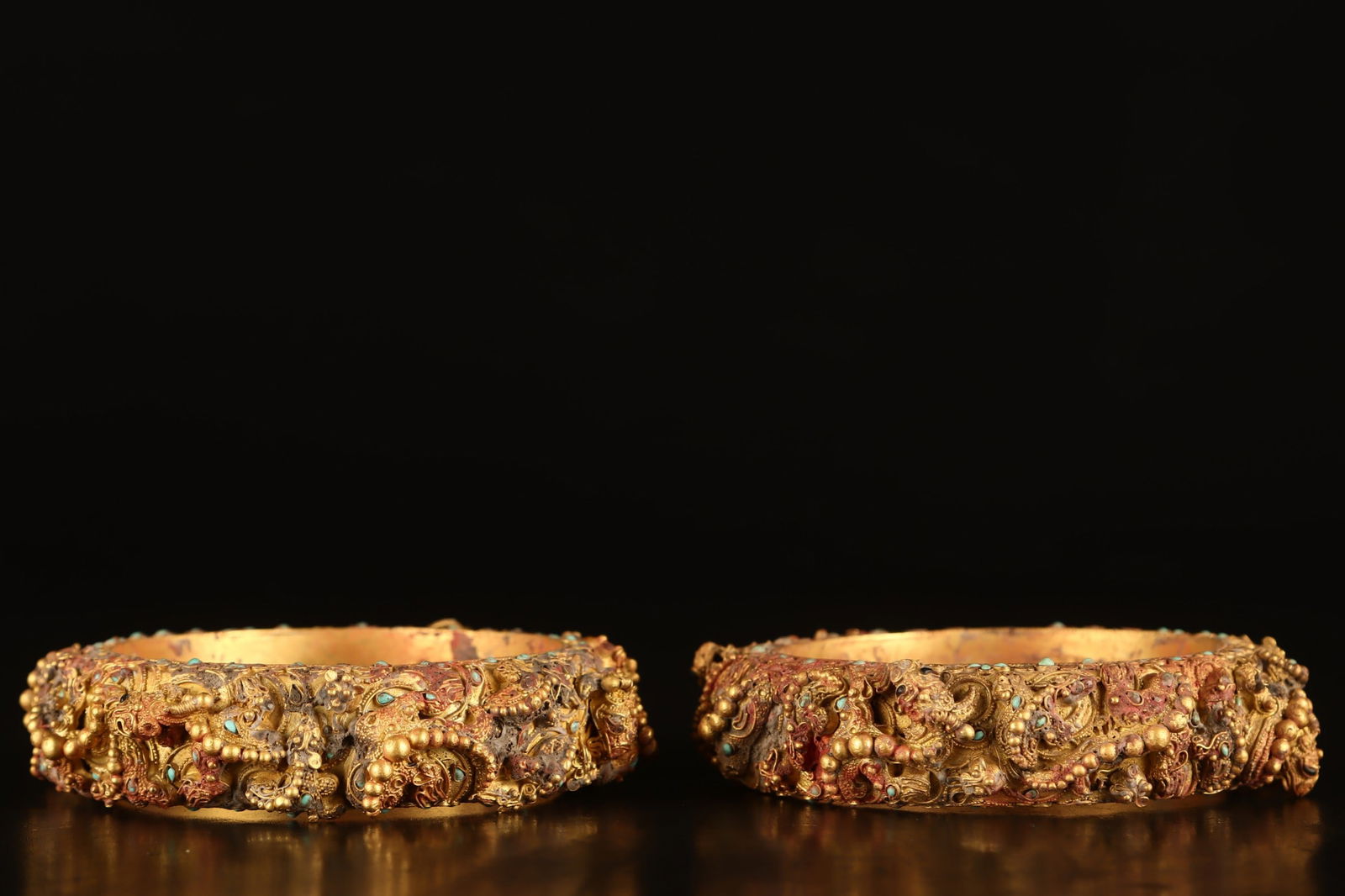 An Exquisite Gilt Silver Chi-Dragon Pattern Bracelets,Inlaid Turquoise - 3