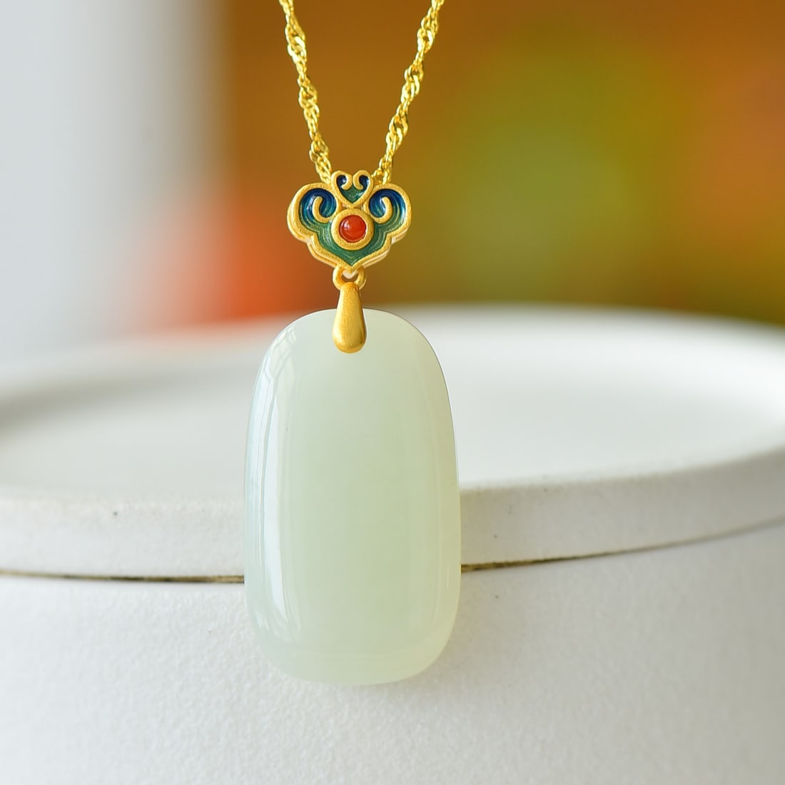 An Exquisite Sterling Silver-Gold Plated Inlaid White Jade Pendant: An Exquisite Sterling Silver-Gold Plated Inlaid White Jade Pendant,Size:17mmx30mm 纯银镀金镶白玉吊坠