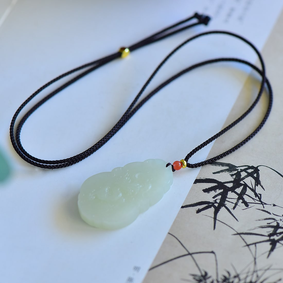 An Exquisite White Jade Dragon Pattern Pendant - 4