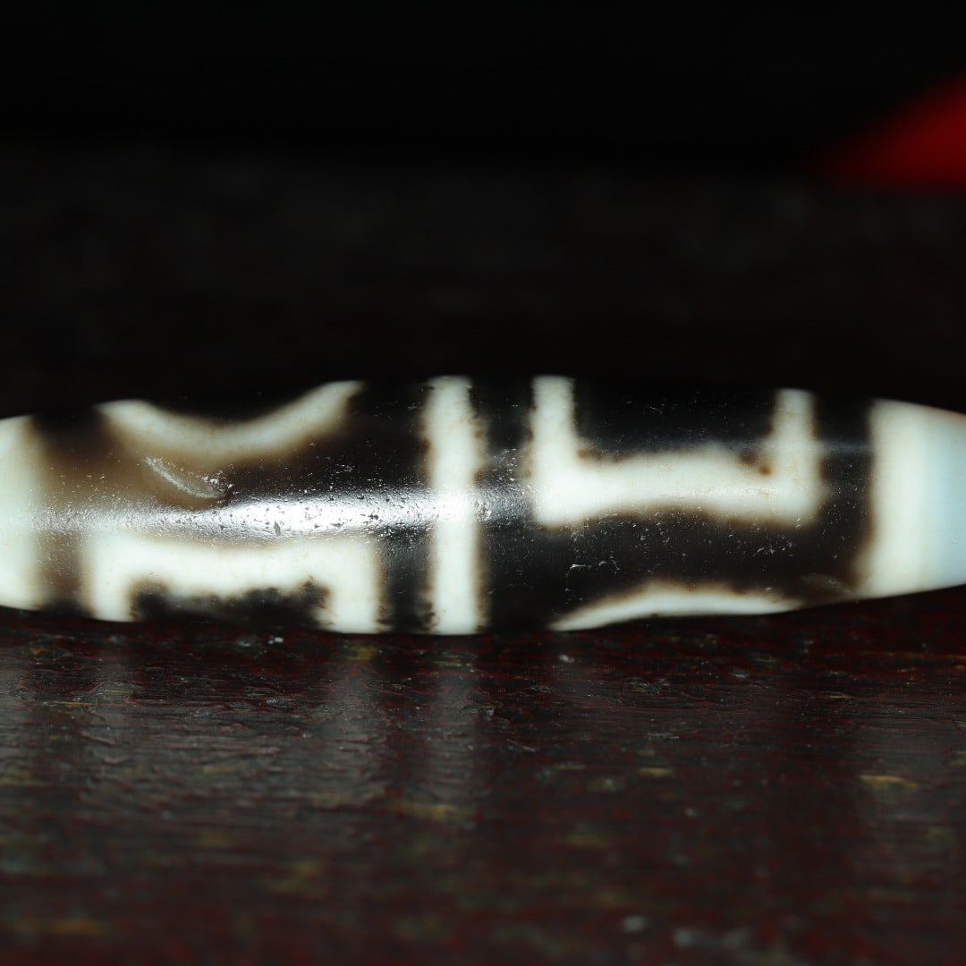 An Exquisite Dzi Bead Pendant - 6