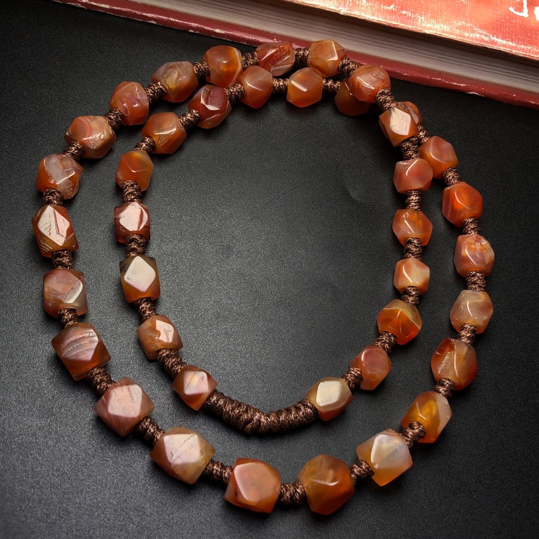 An Exquisite Agate Necklace - 3