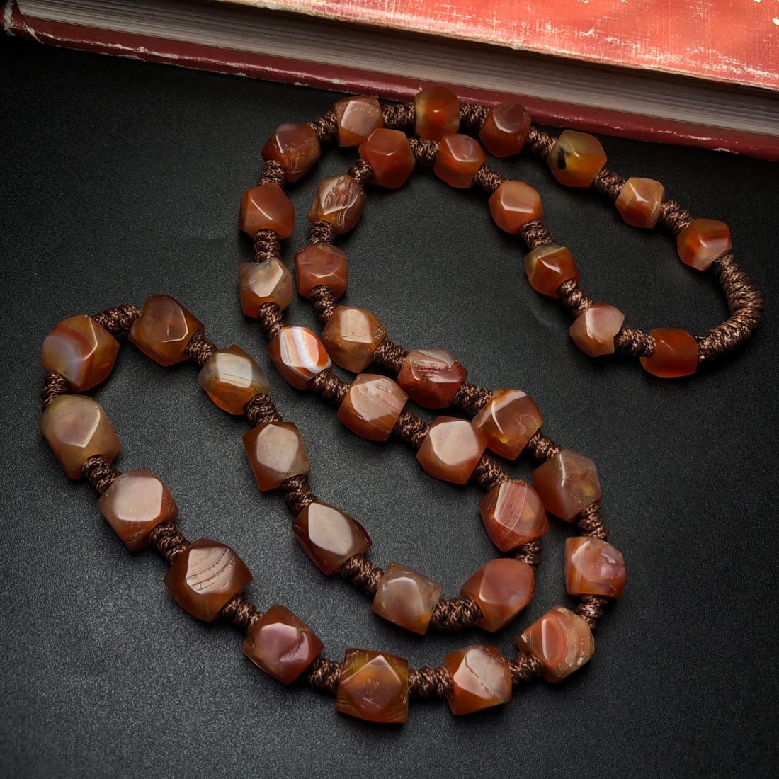 An Exquisite Agate Necklace - 5