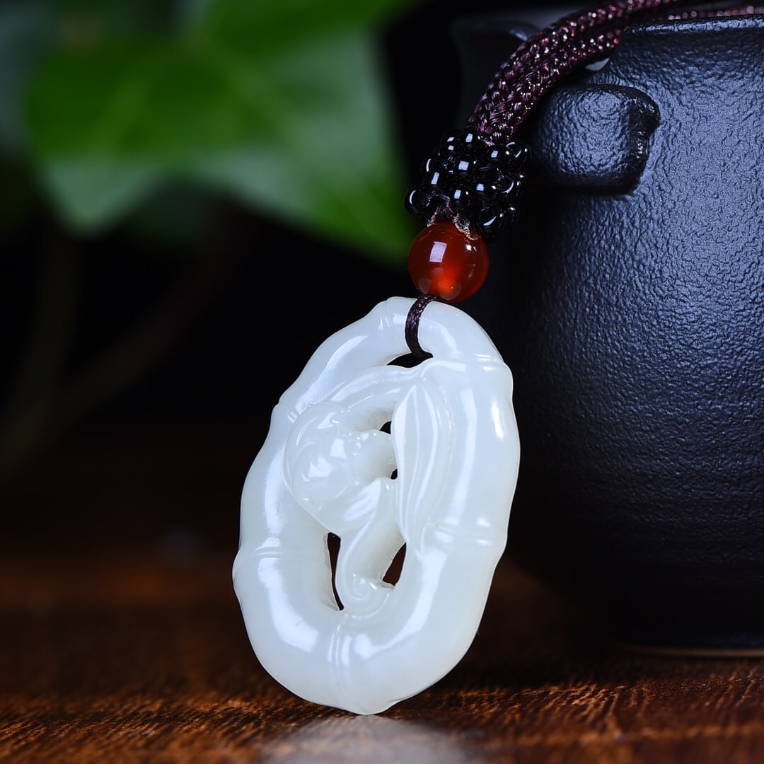 An Exquisite White Jade Bats Pattern Pendant - 2